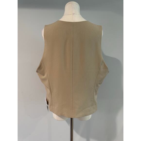 NWT ASOS Design Vest in Neutral Tailored Button Front & Faux Pockets Size US14 - Picture 4 of 6